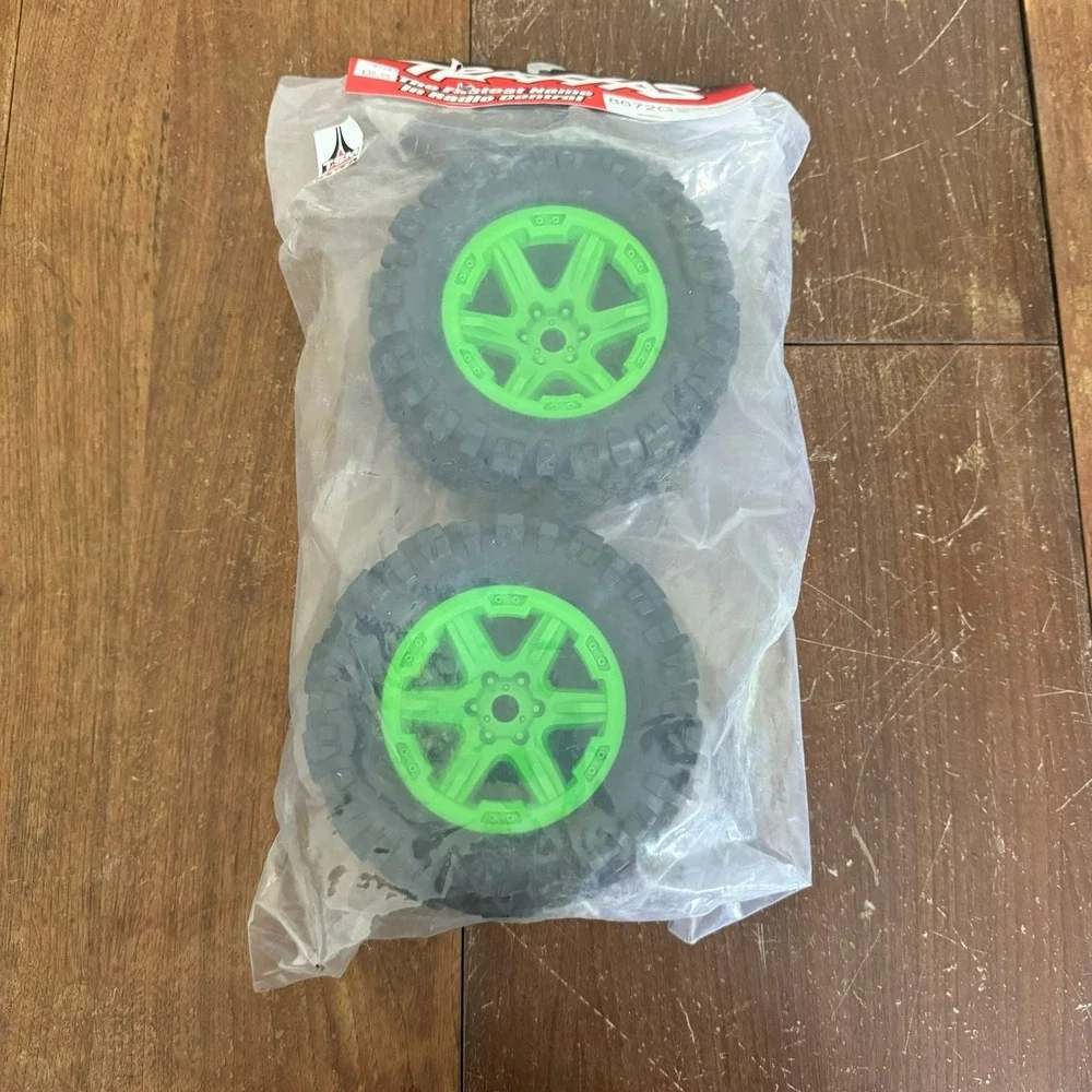 Traxxas 8672G Tire /Wheel Assembled Glued (Green Wheels, Talon‎ EXT Tires)
